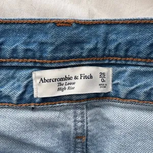 Abercrombie & Fitch the loose high rise double waistband jeans thumbnail 8