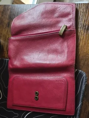 Vintage Red Leather Fossil trifold wallet thumbnail 1