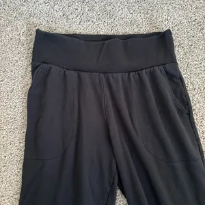 Nike Yoga Women’s Flow Hyper 7/8 Sweat Pants CJ3827 Black Size Medium thumbnail 4