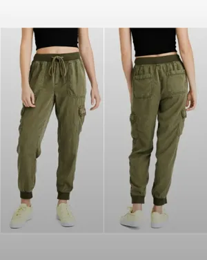 American Eagle Green Elastic Waist Cargo Joggers Size Small Short thumbnail 2
