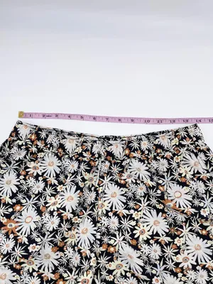 Patagonia Women's 2.5" Barely Baggies Multifunction Shorts Size Small Floral thumbnail 8