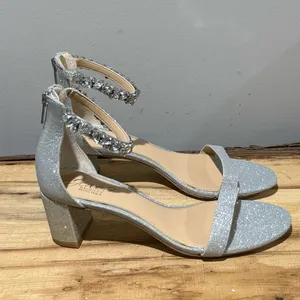 NEW Badgley Mischka Catalina Ankle Strap Heels with Silver Accents Size 8‎ A16 thumbnail 8