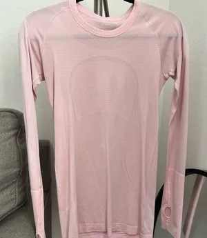 Lululemon Swiftly Tech Long Sleeve Crew thumbnail 1