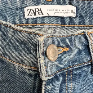 Boyfriend Jeans. Size 2 US thumbnail 5