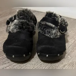 Melrose Ave Faux Fur Lined Studded Clogs | Cozy Winter Shoes | Size 7.5 thumbnail 3