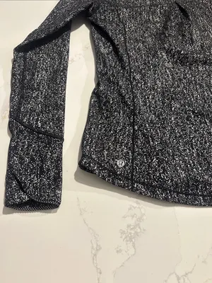 Lululemon black and white long sleeve running shirt approximate‎ size 10 thumbnail 4