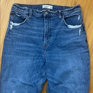 Abercrombie and Fitch 90’s Straight Curve Love thumbnail 2
