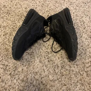 Nike Air Max 270 React GS Black Running Shoes thumbnail 4