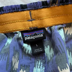 Patagonia Women's Baggies Shorts Large Purple/Black thumbnail 3