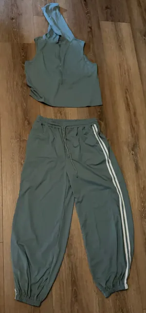 NEW 2 Pc Set Athleisure Hoodie Joggers L thumbnail 1