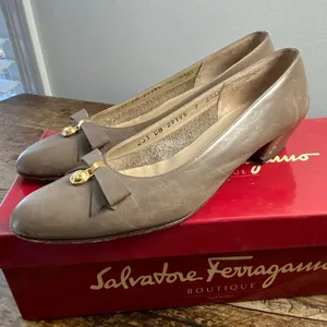 Salvatore Ferragamo Tan leather pumps‎ size 7AAAA thumbnail 1