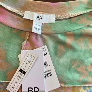 BP Nordstrom Patchwork Crop Top Short Sleeve Ruffle Hem NWT Size L Pink thumbnail 7