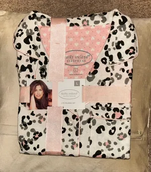 kathy ireland leopard print 2-piece pajama set size large NWT thumbnail 1