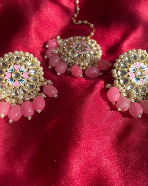 Light Pink Earrings thumbnail 3