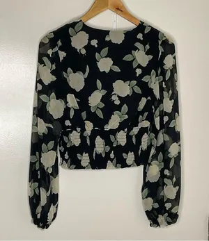 Wilfred Wistful Blouse Smocked V-neck blouse thumbnail 3