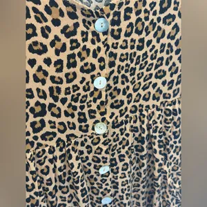 Entro Leopard Print Button Down Blouse Tie Sleeve V-Neck Pockets Boho Chic Small thumbnail 4
