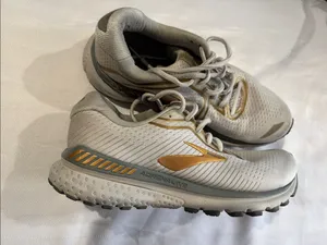 Brooks and Gold Running Sneakers UNISEX thumbnail 4
