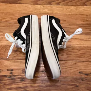 Vans Old Skool Black and White Skate Shoes Low Top Size 6.5 Women’s Streetwear thumbnail 5