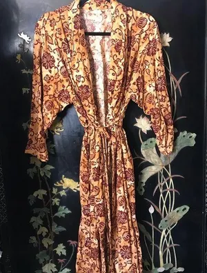 Vintage Victoria’s Secret robe / dress Hawaiian style size small brown burgundy thumbnail 1