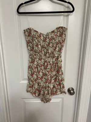 Vestique Romper Floral Strapless  thumbnail 2