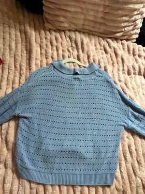 Francesca's Lightweight blue sweater thumbnail 2