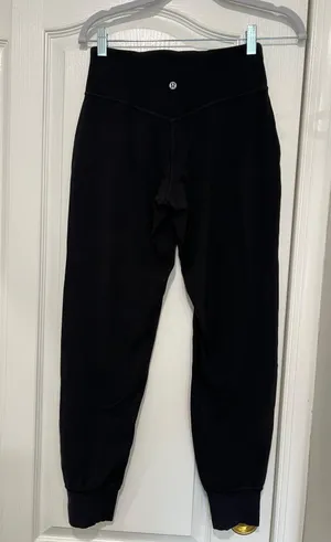 Joggers thumbnail 2