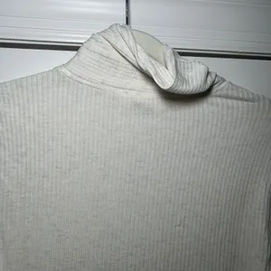 NWT Madewell Ribbed Turtleneck Long-Sleeve Tee cream women's medium minimal thumbnail 4