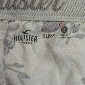 Hollister Holiday Koala Candy Cane Festive Hat Sleep Shorts Womens Small thumbnail 2