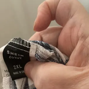 FINAL MARKDOWN Shein curve shorts 2xl thumbnail 3