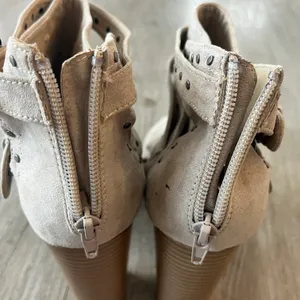Womens JustFab Studded Beige Ankle Boots - 10 thumbnail 8