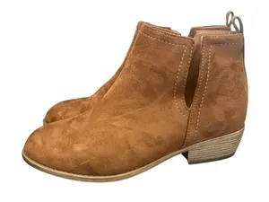 Journee Collection Rimi Brown Faux‎ Suede Block Heel Ankle Booties Size 9 thumbnail 1