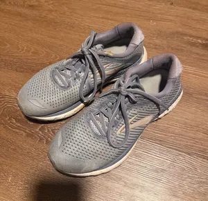 Brooks Running Shoes Women’s thumbnail 1