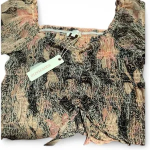 Olive & Oak Olivaceous Y2K Smocked & Tiered Stretch Crop Top with Tie‎ thumbnail 2
