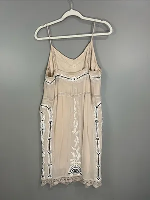 Maeve size med Beige Lace Embroidered Slip Dress with Black Accents thumbnail 8