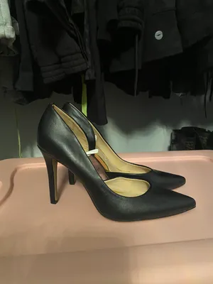 Classy Black Heels Size 8.5 thumbnail 2