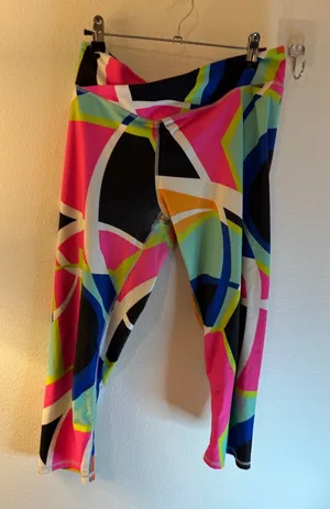 Fabletics Geometric Abstract Print Cropped‎ Leggings Crossover Waist Multi-Color thumbnail 1