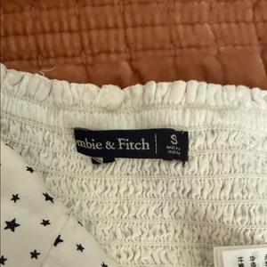 Abercrombie and Fitch Star Print Spaghetti Strap Crop Top sz S thumbnail 6