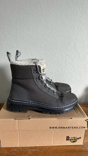 Boots Women’s Dr. Martens thumbnail 2