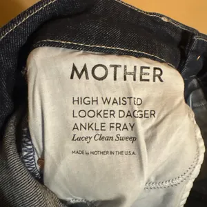 Mother High Waisted Looker Dagger Ankle Fray Jeans in Lacey Clean Sweep thumbnail 6