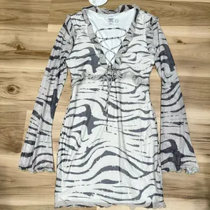 NEW Princess Polly Fallon Mini Dress Women’s 6 thumbnail 2