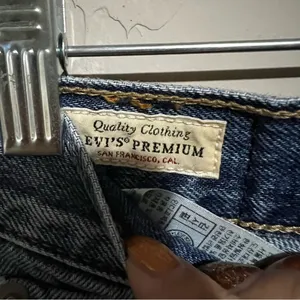 Levi’s Premium‎ 80’s Mom Jean High Rise Denim Jeans thumbnail 12