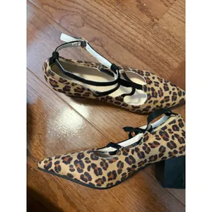 Leopard Print Pumps Mary Jane T-Strap Brown Block‎ Heel Pointed Toe Size 39 8.5 thumbnail 5