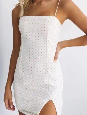 Beginning Boutique Daisy print Dress thumbnail 1