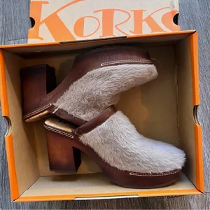 KORKS Fur Clogs Taupe size 8 or 9 Brown thumbnail 9