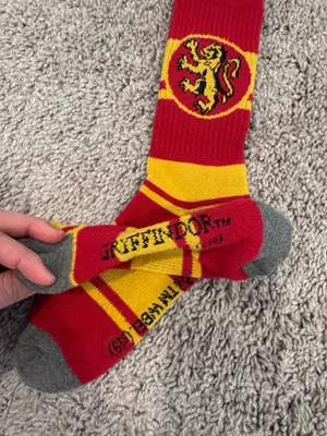 Gryffindor Scarf & Socks thumbnail 9