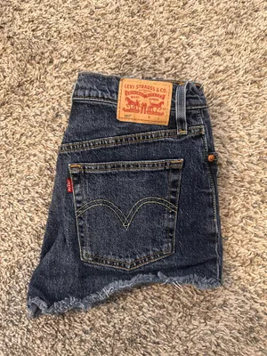 Levi’s 501 Shorts thumbnail 2
