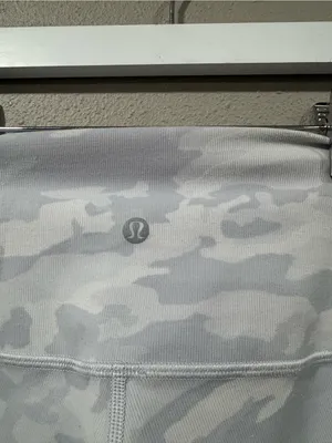 Lululemon Wunder Under Short 10" *Ribbed Incognito Camo Jacquard Alpine White St thumbnail 3
