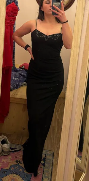 Black dress Size 6 thumbnail 1