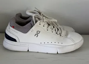 On Running The Roger Advantage White Leather Sneakers CloudTec Walking Sz 7 thumbnail 1