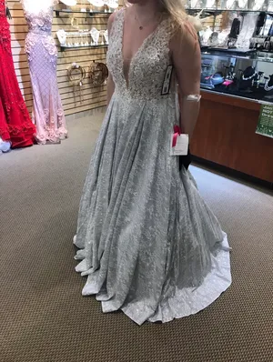 Morilee Prom Dress thumbnail 4